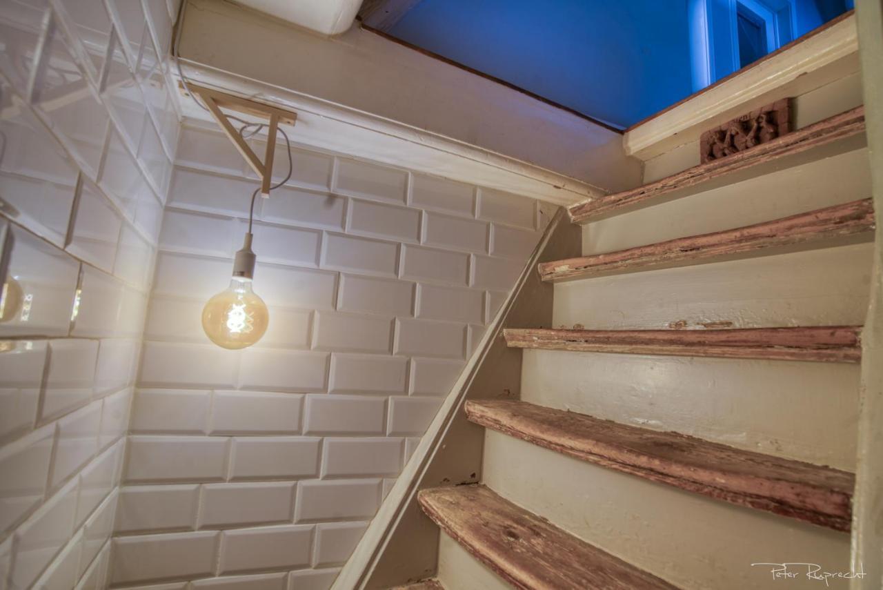 Attic Monkeys Lodge Amsterdam Exterior photo